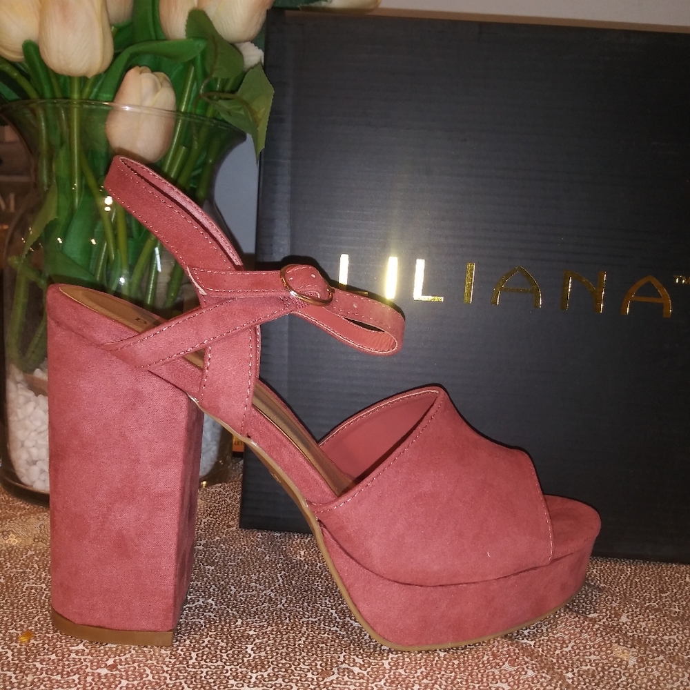 Chunky Heel - Picture 2 of 3